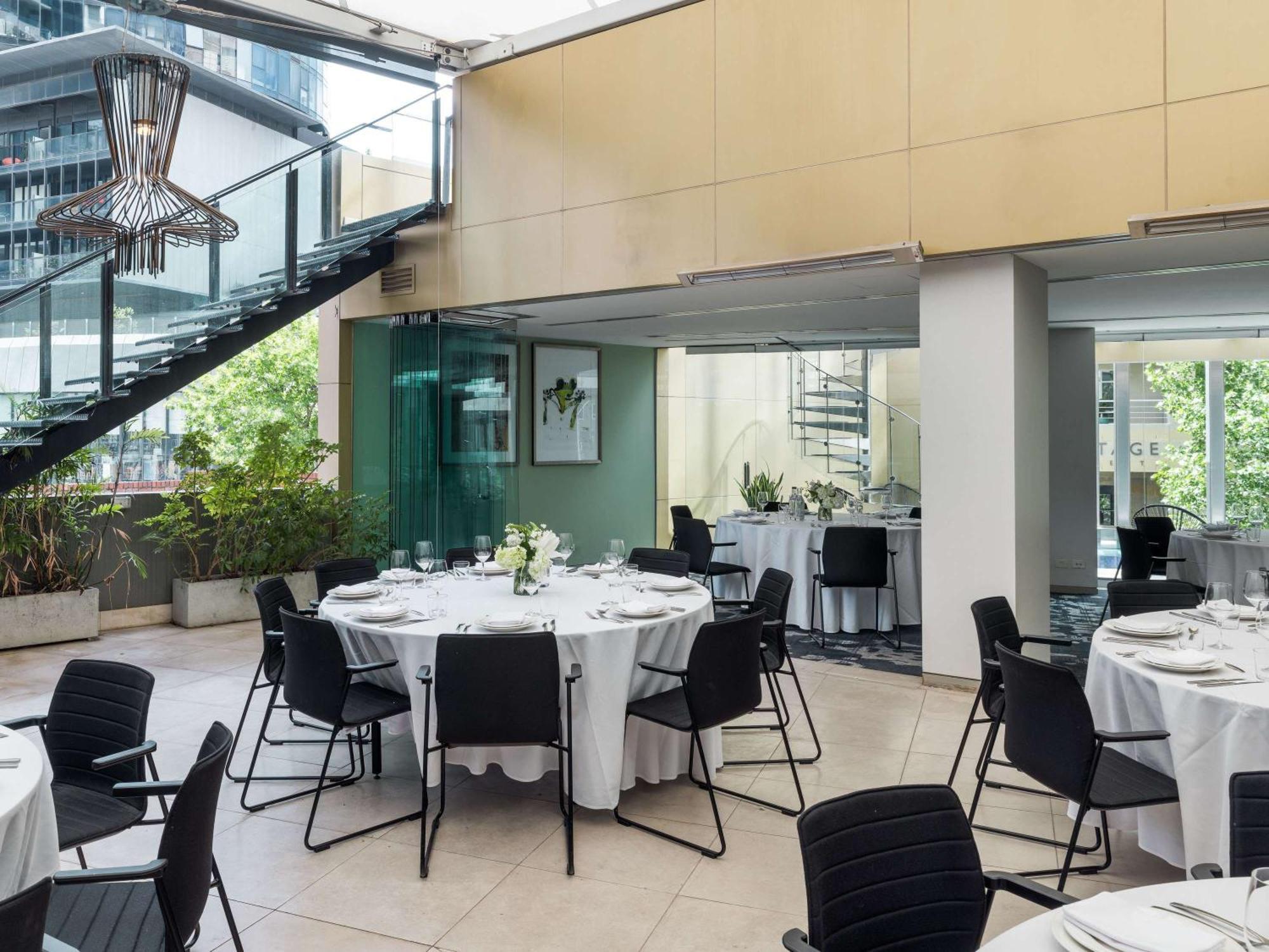 Art Series - The Olsen Melbourne City Exterior foto The interior of the restaurant