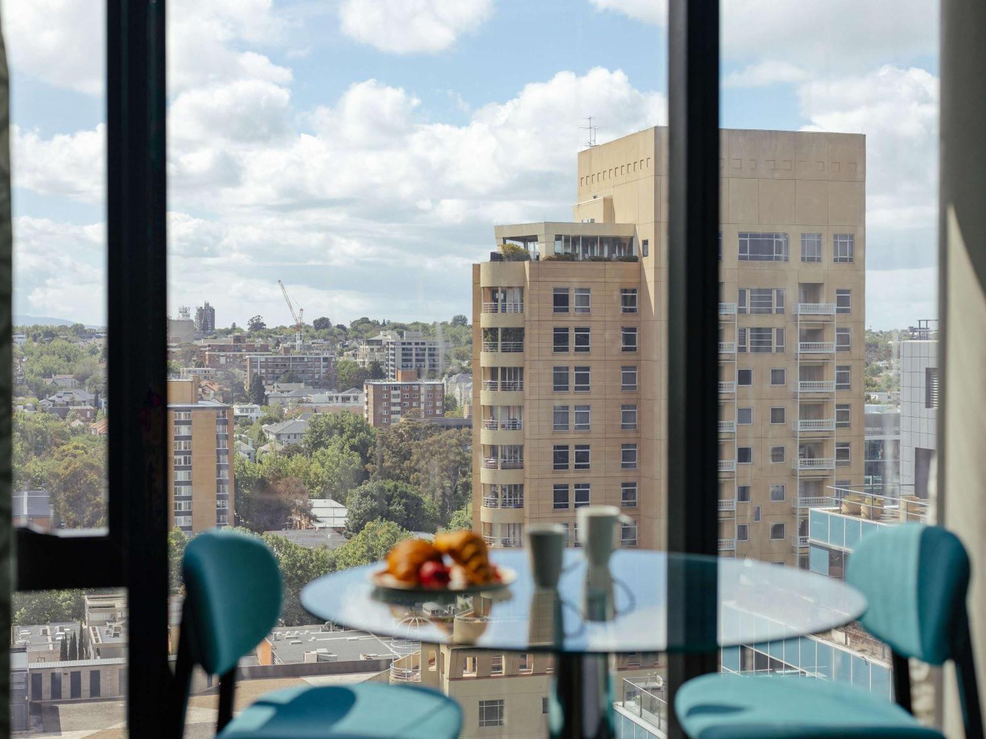 Art Series - The Olsen Melbourne City Exterior foto View from a serviced apartment in London