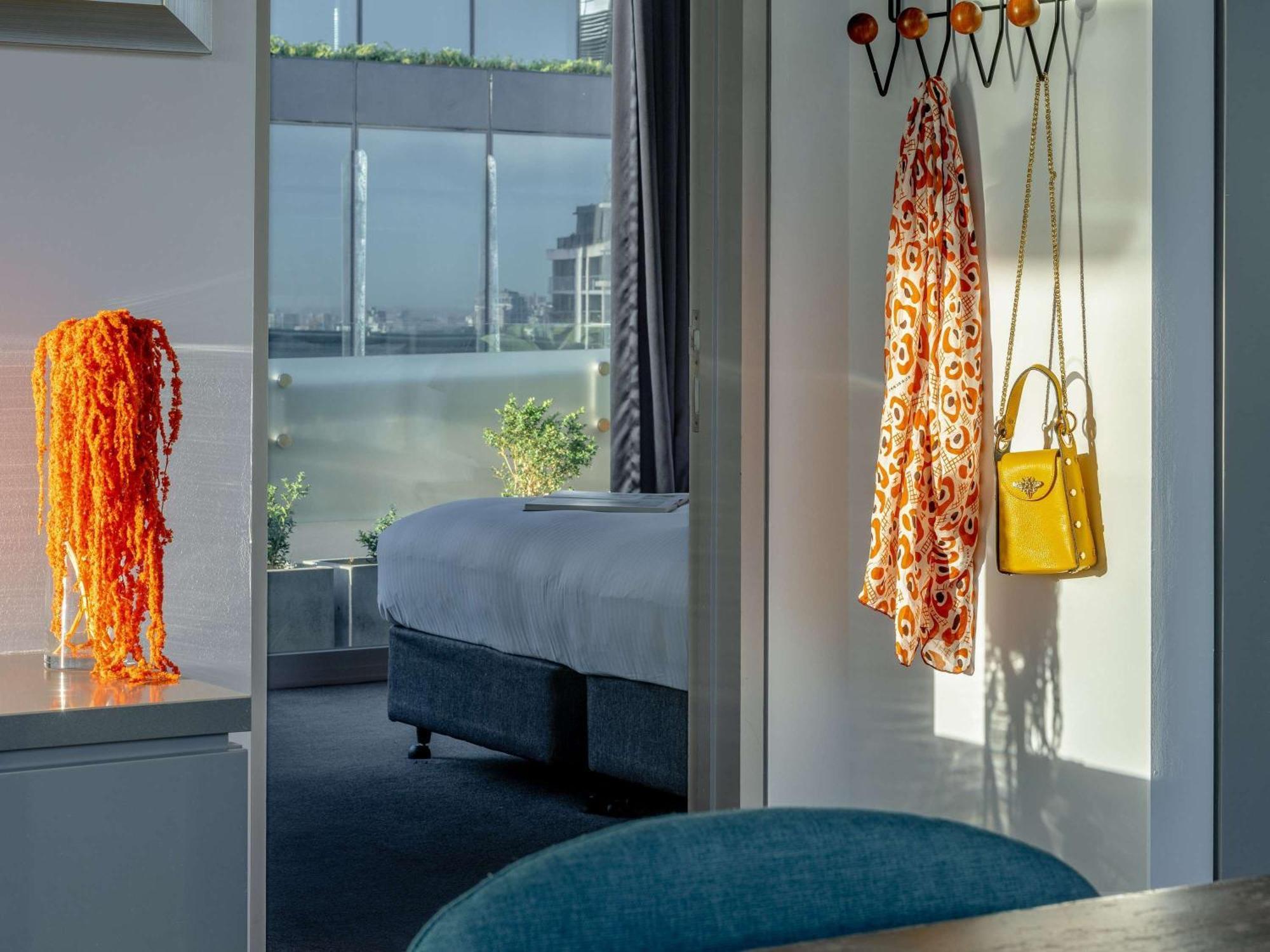 Art Series - The Olsen Melbourne City Exterior foto A room at the hotel