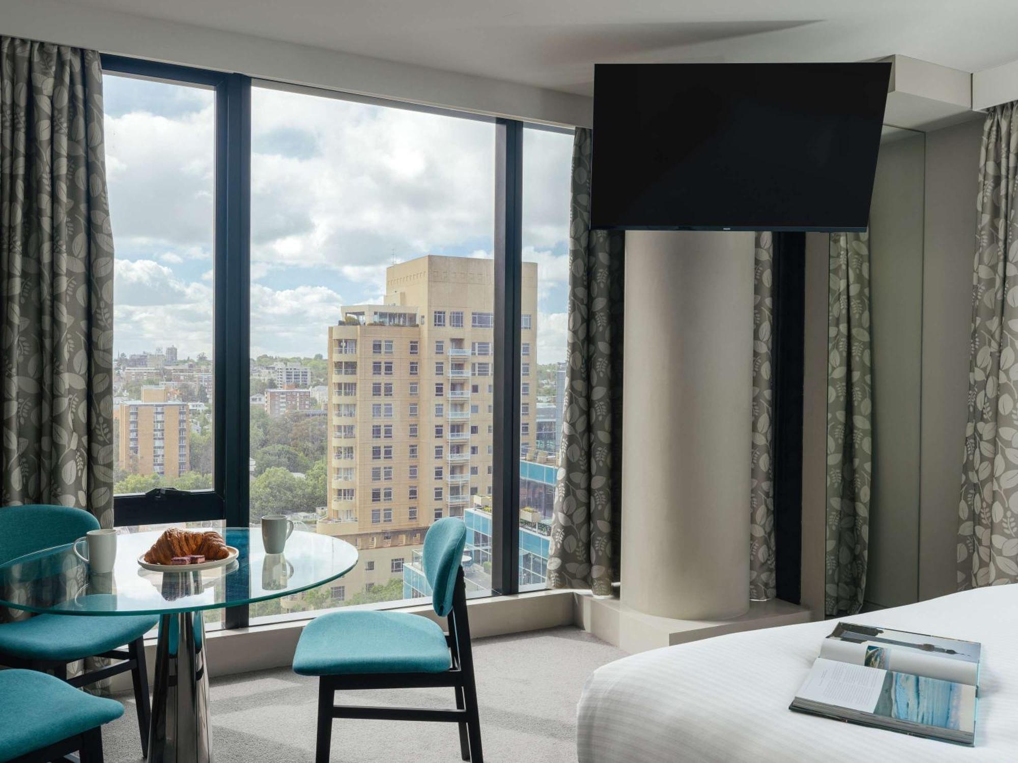 Art Series - The Olsen Melbourne City Exterior foto A room at the hotel