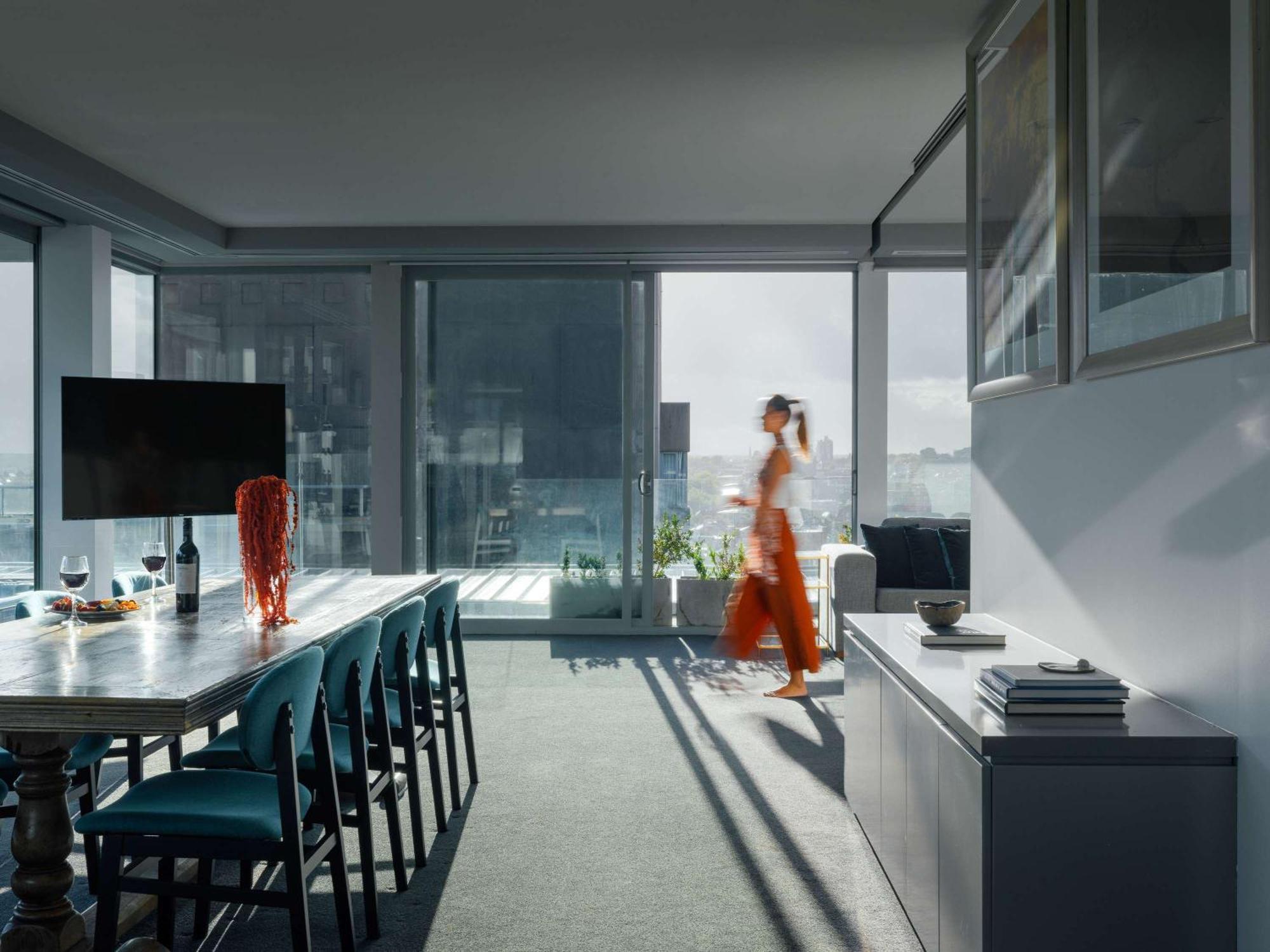 Art Series - The Olsen Melbourne City Exterior foto The kitchen