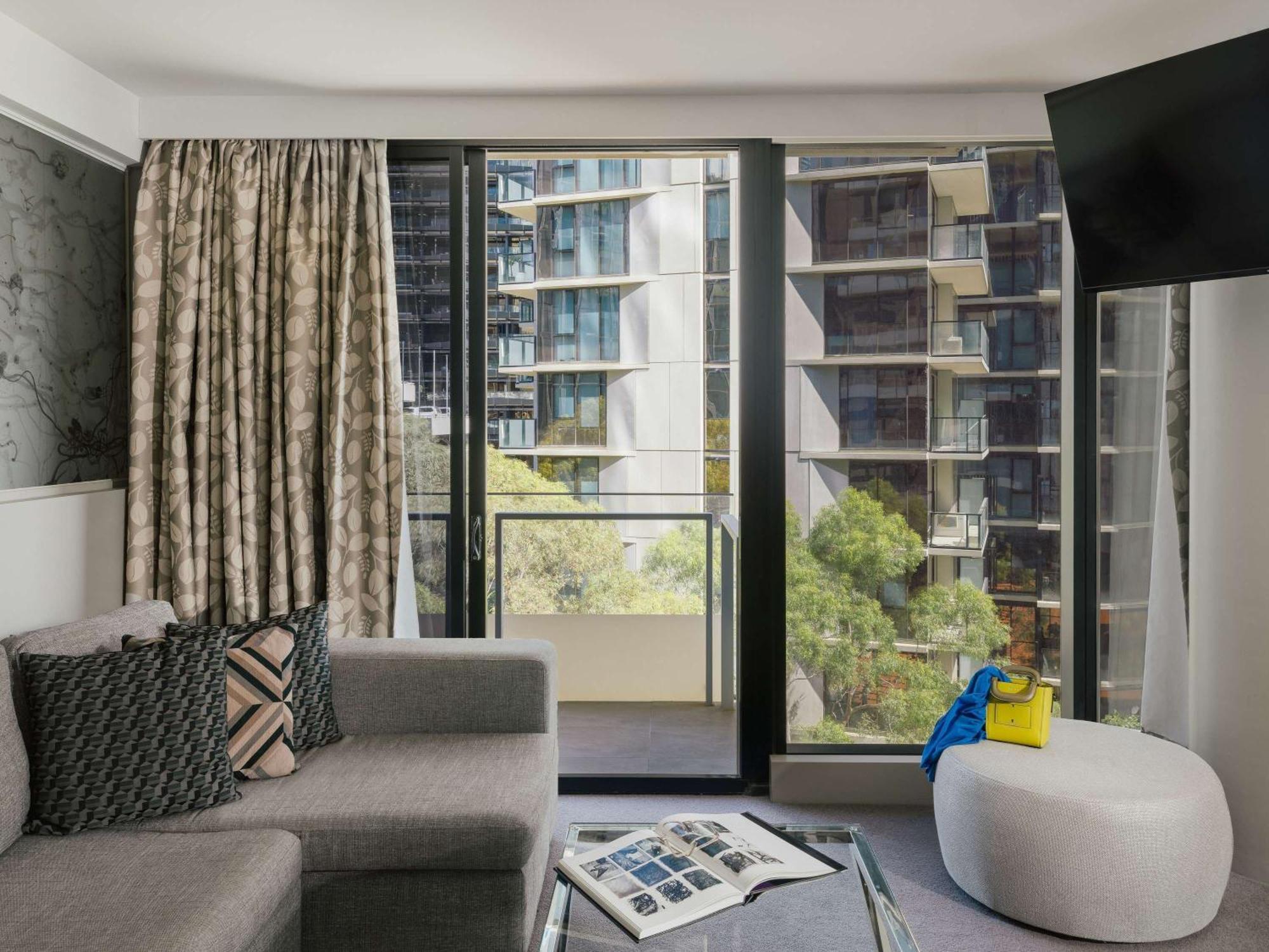 Art Series - The Olsen Melbourne City Exterior foto The interior of a typical apartment